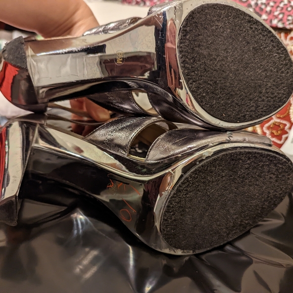 heels - Picture 5 of 6